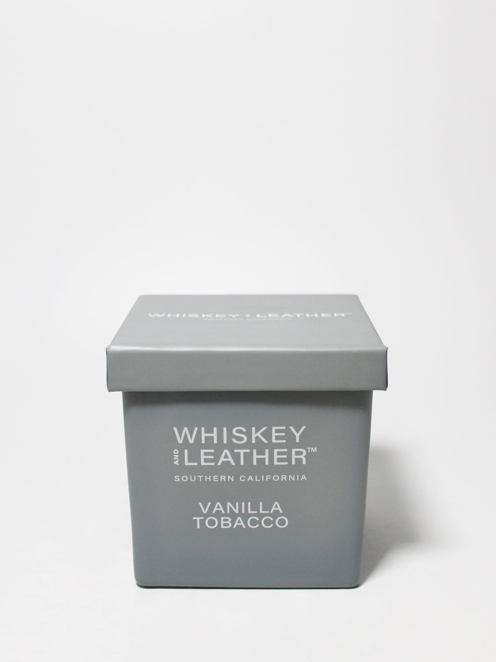Signature Vanilla Tobacco 16 oz scented candle
