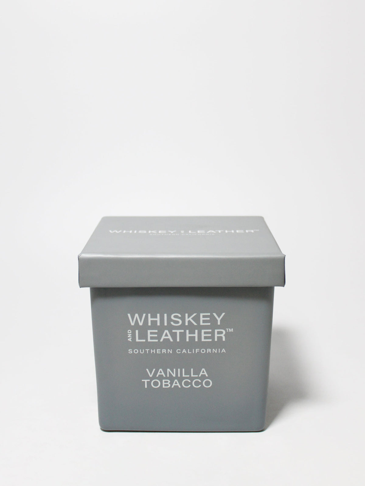 Signature Vanilla Tobacco 16 oz scented candle