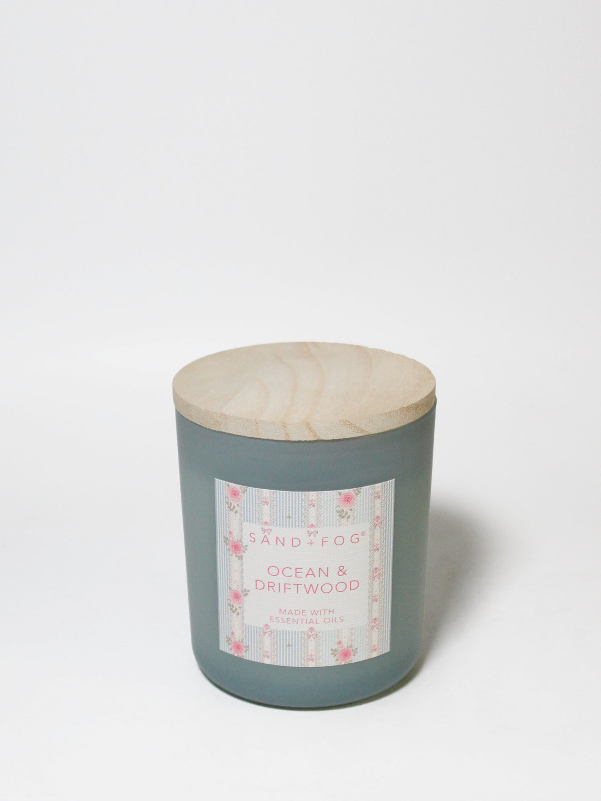 Signature Ocean & Driftwood 10 oz scented candle