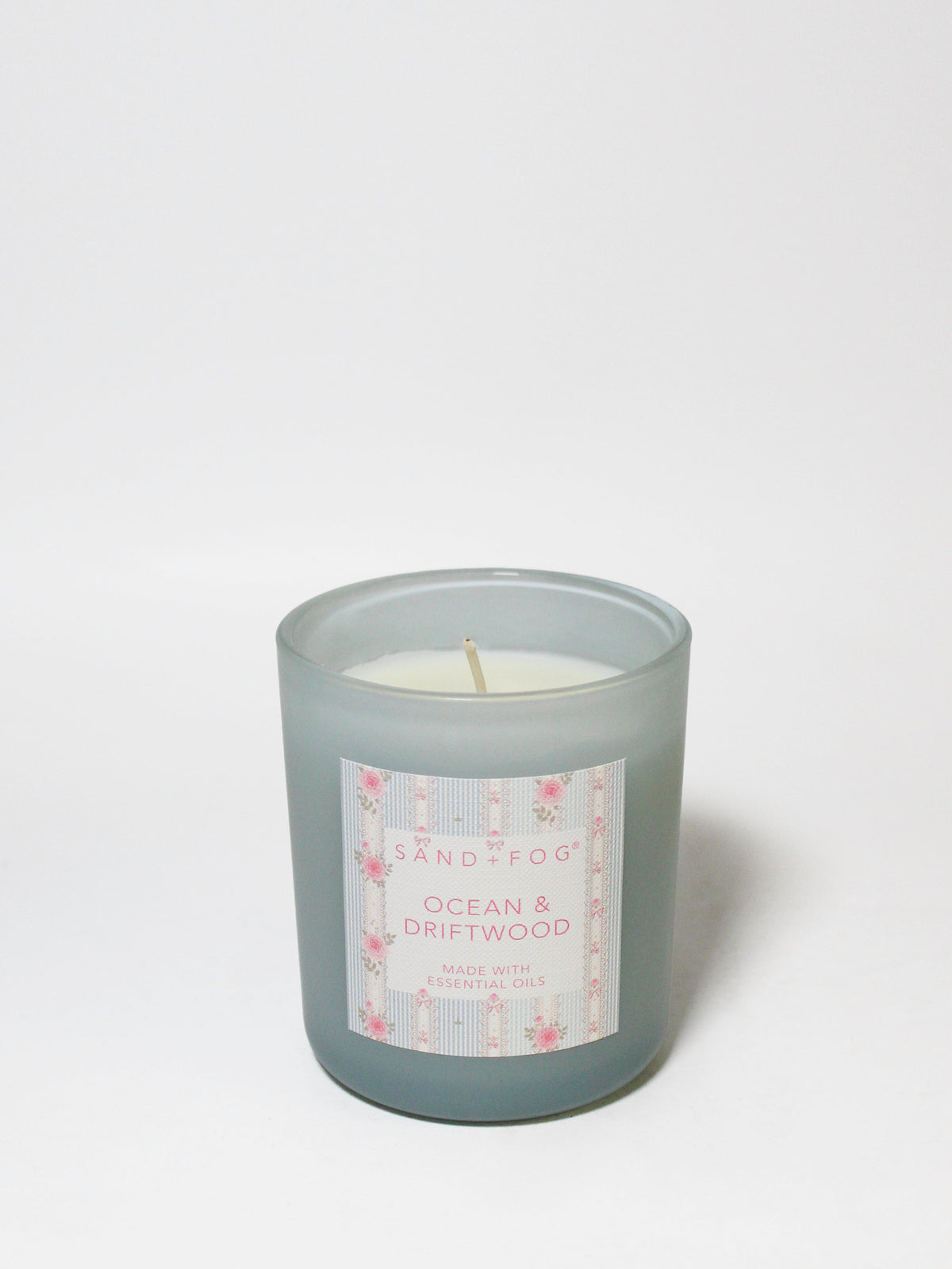 Signature Ocean & Driftwood 10 oz scented candle