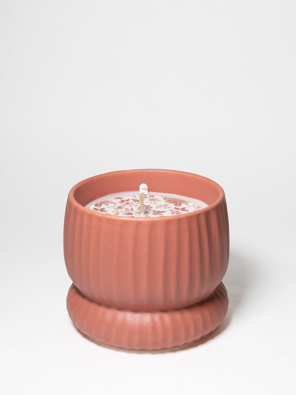 Signature Amber & Fig 10 oz scented candle