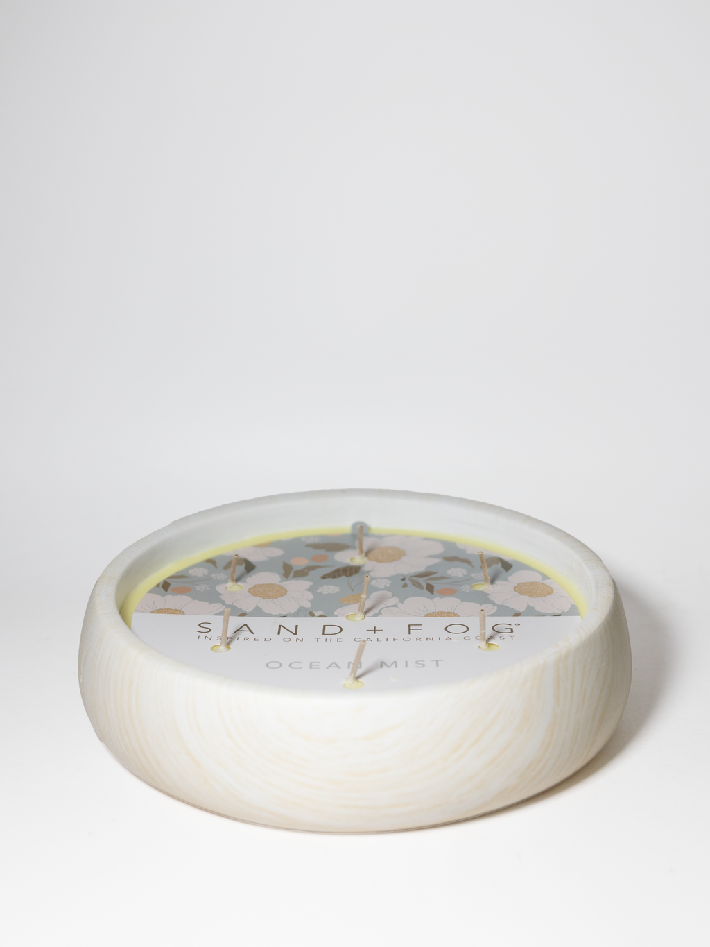Signature Ocean Mist 27 oz scented candle