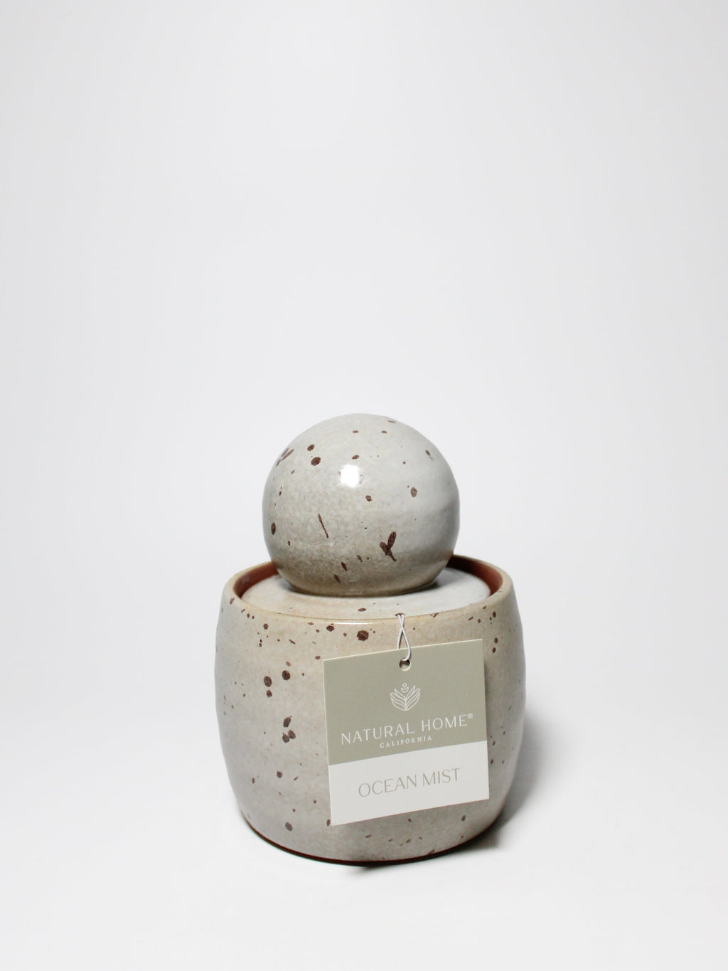 Signature Ocean Mist Natural Home 13 oz scented candle