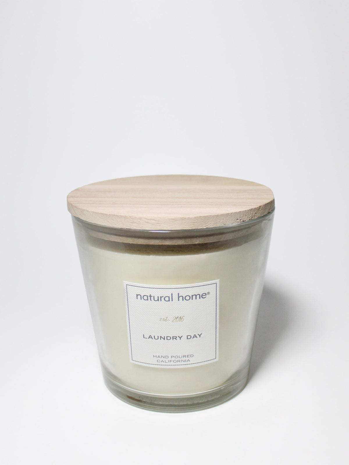Signature Laundry Day Natural Home 31 oz scented candle