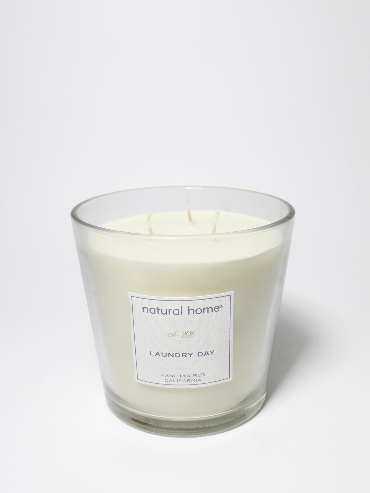 Signature Laundry Day Natural Home 31 oz scented candle
