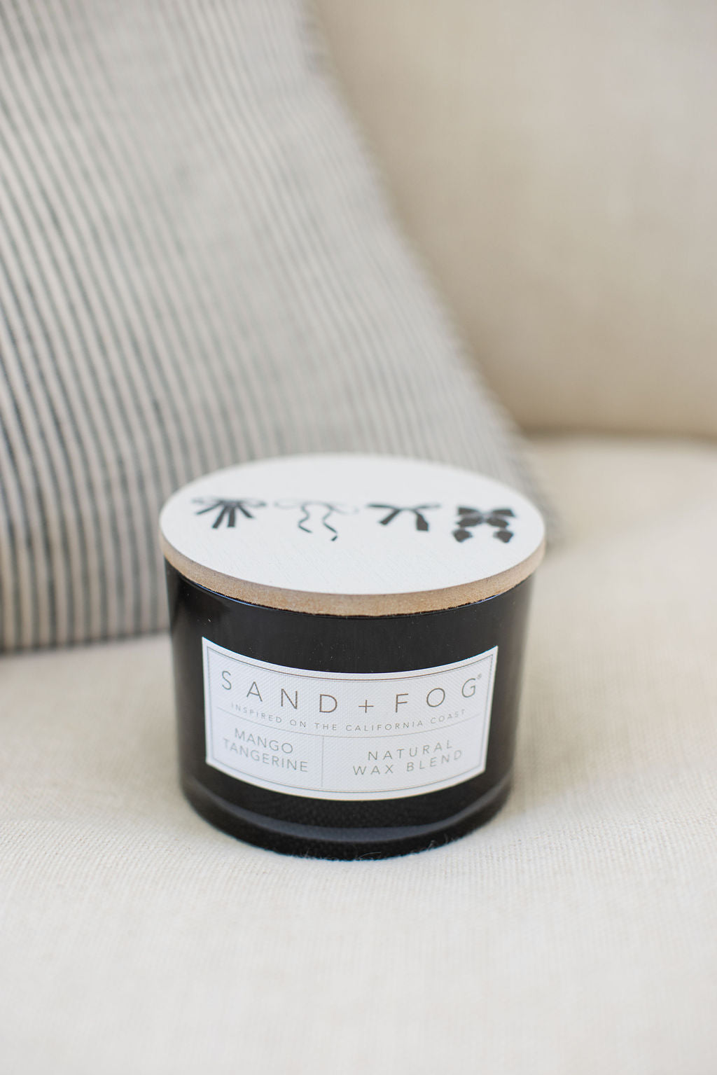 Signature Mango Tangerine 12 oz scented candle