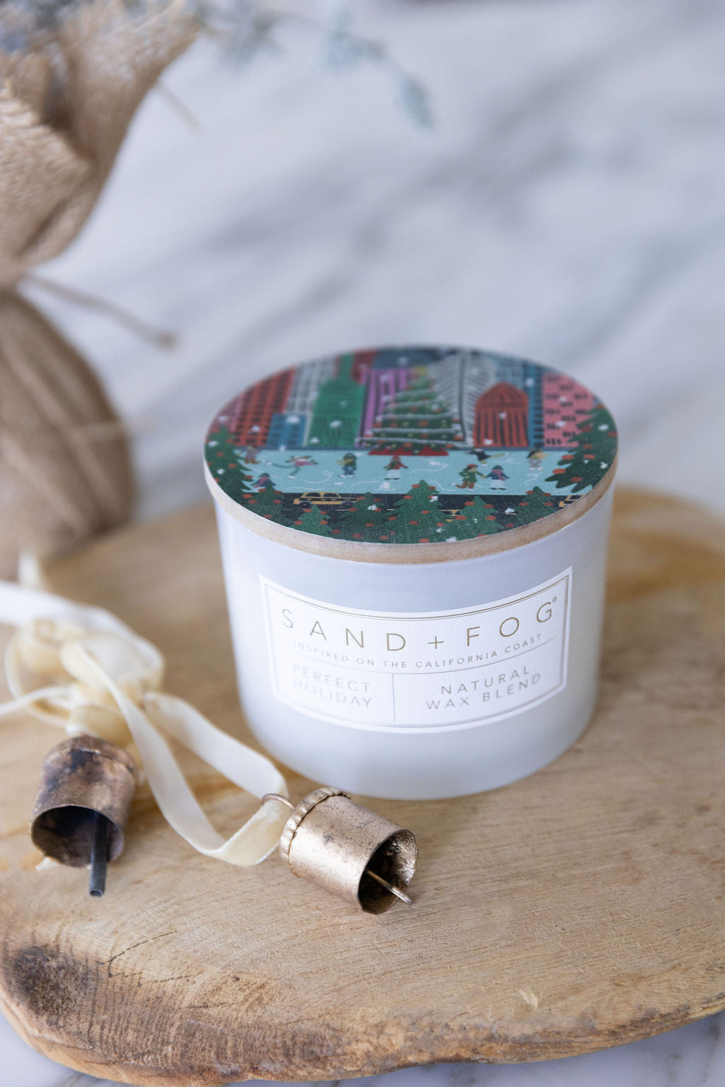 Signature Perfect Holiday 12 oz scented candle