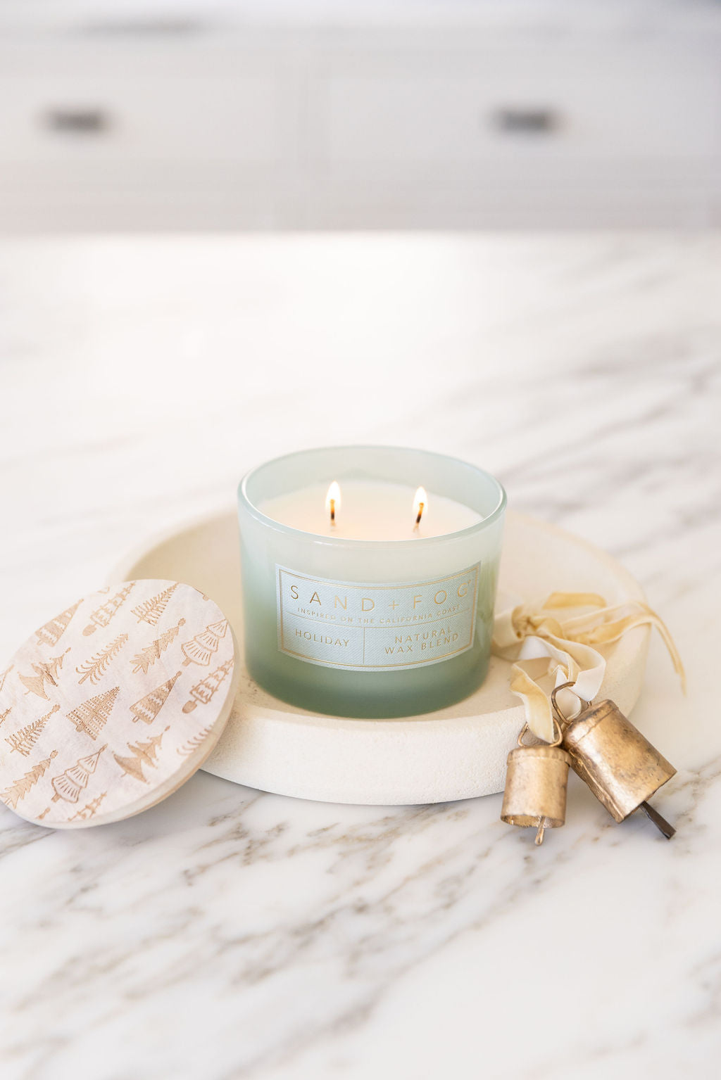 Signature Holiday 12 oz scented candle