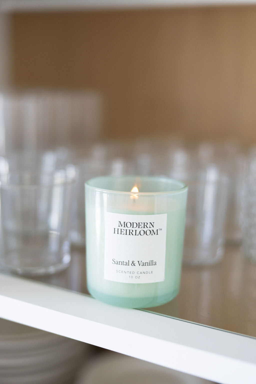 Signature Santal & Vanilla 10 oz scented candle