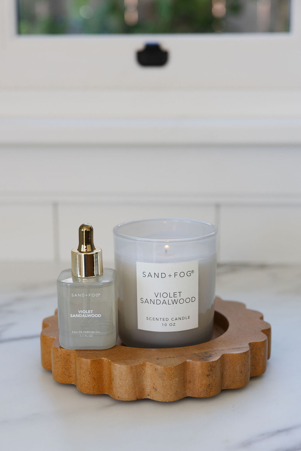 Signature Violet Sandalwood 10 oz scented candle