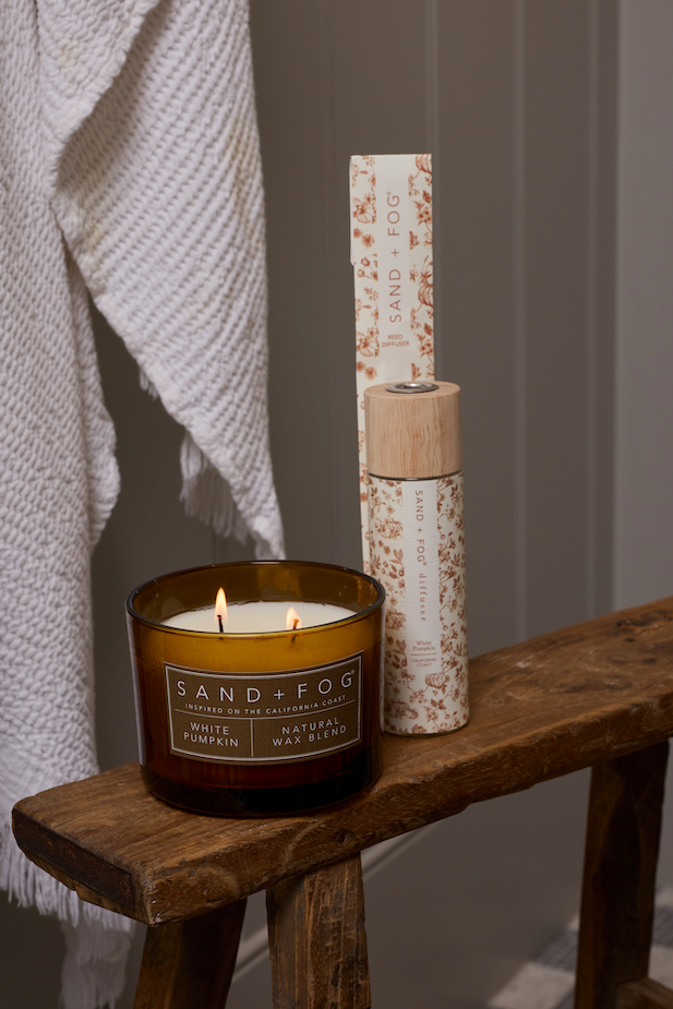 Signature White Pumpkin 12 oz scented candle