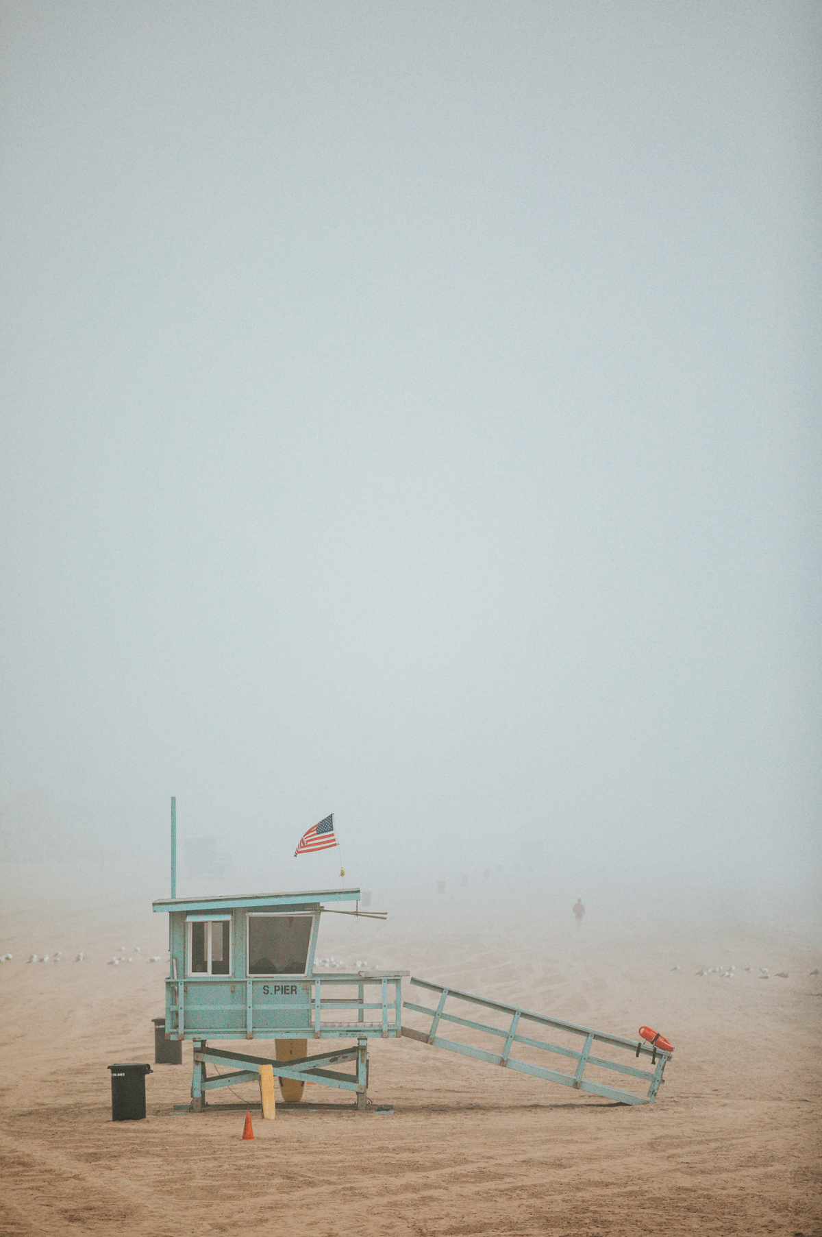 Signature California Beach House 23 oz scented candle