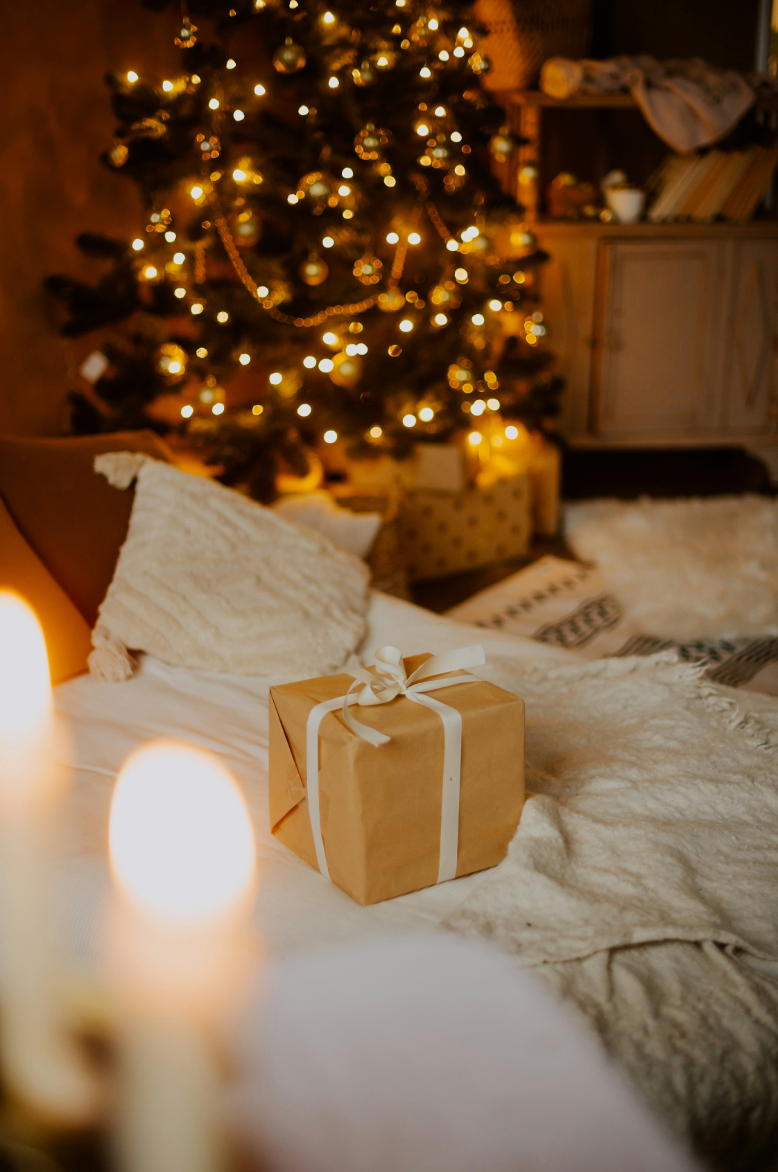 Signature Perfect Holiday 12 oz scented candle